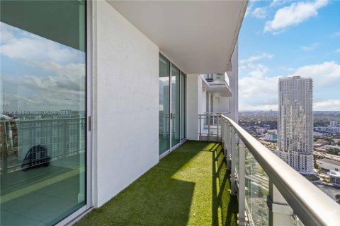 Снять в аренду кондоминиум в Майами, Флорида 2 спальни, 100.24м2, № 1957053 - фото 9