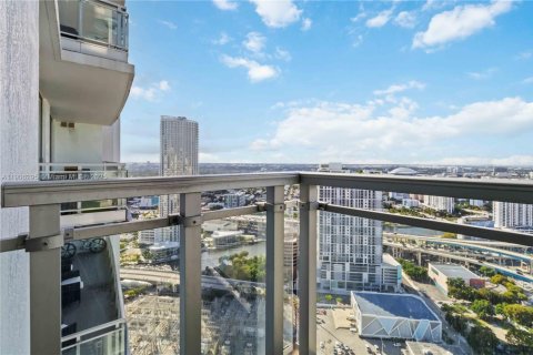 Снять в аренду кондоминиум в Майами, Флорида 2 спальни, 100.24м2, № 1957053 - фото 8