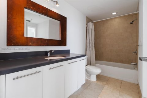 Снять в аренду кондоминиум в Майами, Флорида 2 спальни, 100.24м2, № 1957053 - фото 7