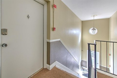 Condo in Tampa, Florida, 2 bedrooms  № 2379733 - photo 3