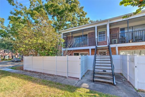 Condo in Tampa, Florida, 2 bedrooms  № 2379733 - photo 19