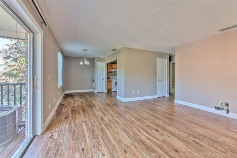 Condo in Tampa, Florida, 2 bedrooms  № 2379733 - photo 7