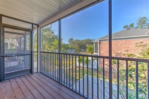 Condo in Tampa, Florida, 2 bedrooms  № 2379733 - photo 22