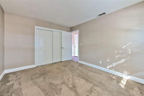 Condo in Tampa, Florida, 2 bedrooms  № 2379733 - photo 18