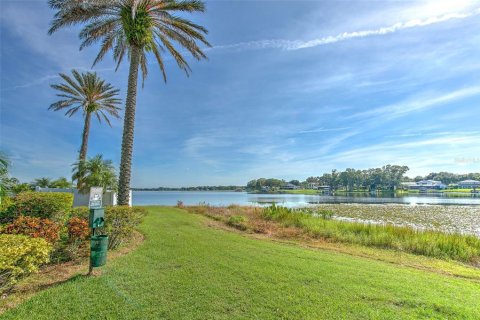 Condo in Tampa, Florida, 2 bedrooms  № 2379733 - photo 26