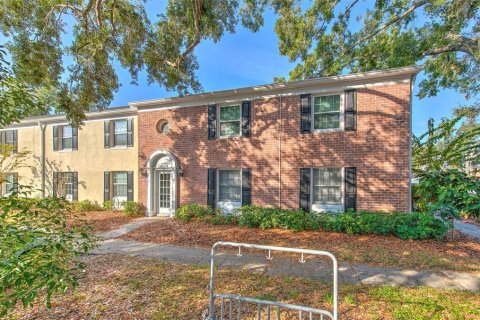 Condo in Tampa, Florida, 2 bedrooms  № 2379733 - photo 2