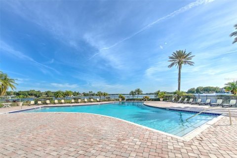 Condo in Tampa, Florida, 2 bedrooms  № 2379733 - photo 25