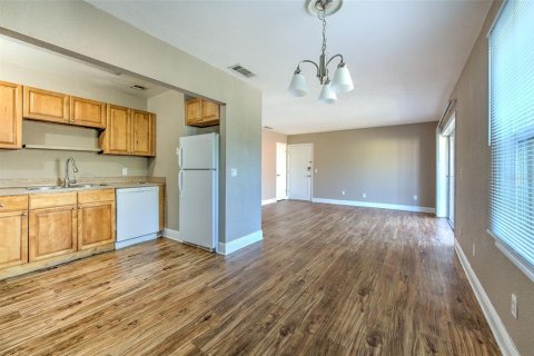 Condo in Tampa, Florida, 2 bedrooms  № 2379733 - photo 10
