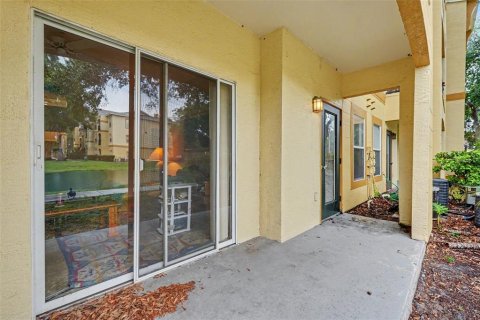 Condo in Tampa, Florida, 1 bedroom  № 2201741 - photo 16