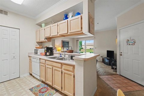 Condo in Tampa, Florida, 1 bedroom  № 2201741 - photo 9
