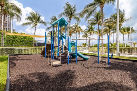 Condominio en venta en Miami, Florida, 1 dormitorio, 73.49 m2 № 2154882 - foto 30