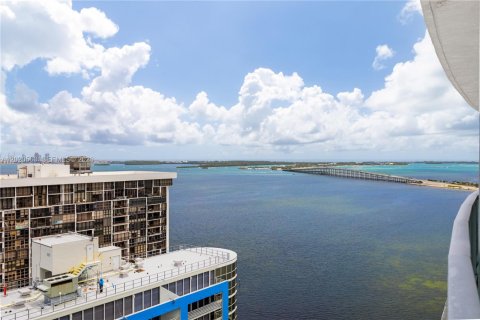 Condominio en Miami, Florida, 1 dormitorio  № 2154882