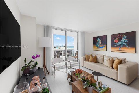 Condominio en venta en Miami, Florida, 1 dormitorio, 73.49 m2 № 2154882 - foto 9