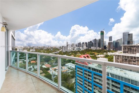 Condominio en venta en Miami, Florida, 1 dormitorio, 73.49 m2 № 2154882 - foto 3