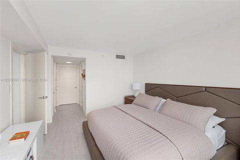 Condominio en venta en Miami, Florida, 1 dormitorio, 73.49 m2 № 2154882 - foto 18