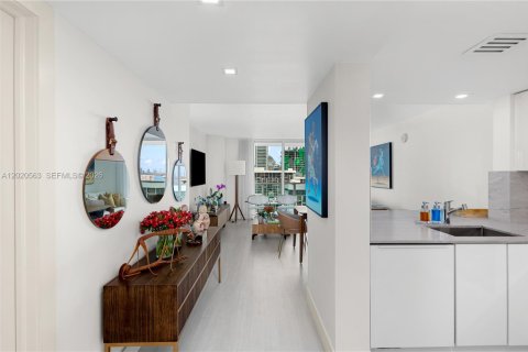 Condominio en venta en Miami, Florida, 1 dormitorio, 73.49 m2 № 2154882 - foto 7