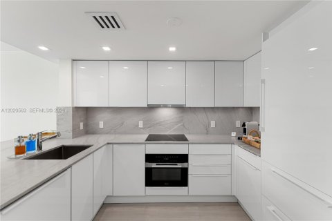 Condominio en venta en Miami, Florida, 1 dormitorio, 73.49 m2 № 2154882 - foto 13