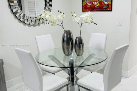 Condominio en venta en Miami, Florida, 2 dormitorios, 80.82 m2 № 1699919 - foto 5