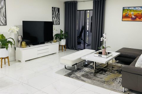 Condominio en venta en Miami, Florida, 2 dormitorios, 80.82 m2 № 1699919 - foto 2