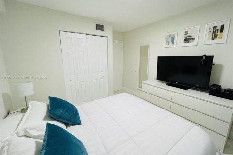 Condominio en venta en Miami, Florida, 2 dormitorios, 80.82 m2 № 1699919 - foto 10
