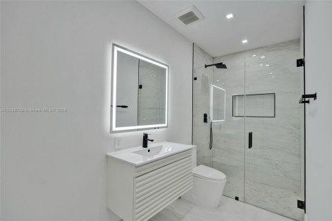 Снять в аренду виллу или дом в Майами, Флорида 5 спален, 197.14м2, № 1825493 - фото 20