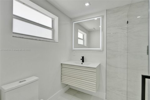 Снять в аренду виллу или дом в Майами, Флорида 5 спален, 197.14м2, № 1825493 - фото 23