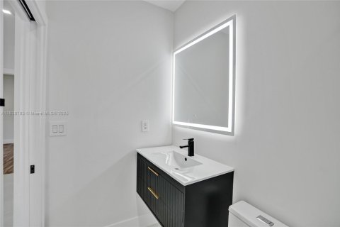 Снять в аренду виллу или дом в Майами, Флорида 5 спален, 197.14м2, № 1825493 - фото 14