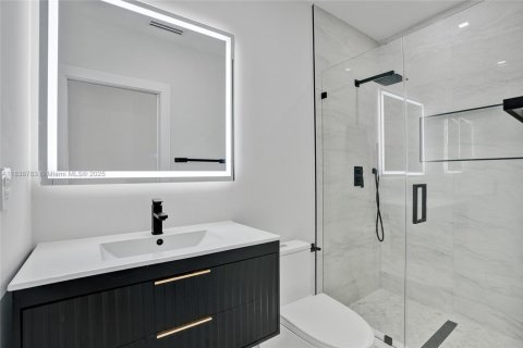 Снять в аренду виллу или дом в Майами, Флорида 5 спален, 197.14м2, № 1825493 - фото 13