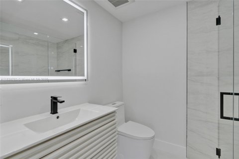 Снять в аренду виллу или дом в Майами, Флорида 5 спален, 197.14м2, № 1825493 - фото 27