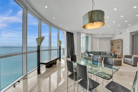 Купить кондоминиум в Санни-Айлс-Бич, Флорида 3 спальни, 226.22м2, № 1950699 - фото 21