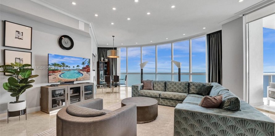 Кондоминиум с 3 спальнями в Санни-Айлс-Бич, Флорида № 1950699