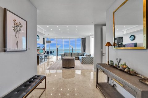 Купить кондоминиум в Санни-Айлс-Бич, Флорида 3 спальни, 226.22м2, № 1950699 - фото 7