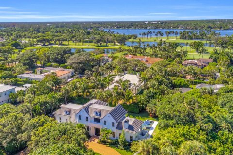 House in Jupiter Island, Florida 4 bedrooms, 321.26 sq.m. № 2082105
