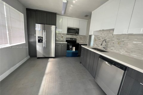 Casa en venta en Oakland Park, Florida, 3 dormitorios, 106.28 m2 № 2053485 - foto 3