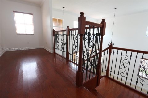 Снять в аренду виллу или дом в Майами, Флорида 4 спальни, 212.84м2, № 1926542 - фото 17