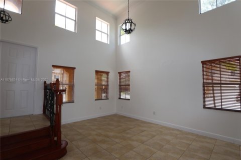 Снять в аренду виллу или дом в Майами, Флорида 4 спальни, 212.84м2, № 1926542 - фото 15