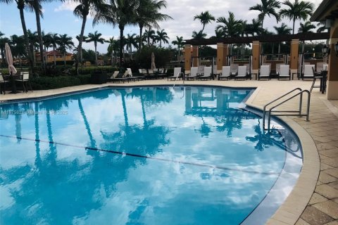 Снять в аренду виллу или дом в Майами, Флорида 4 спальни, 212.84м2, № 1926542 - фото 30