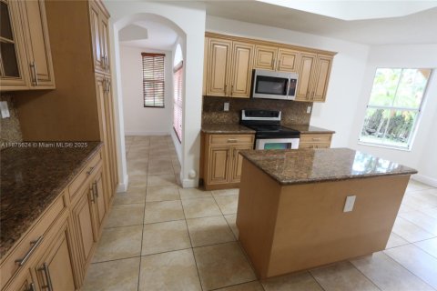 Снять в аренду виллу или дом в Майами, Флорида 4 спальни, 212.84м2, № 1926542 - фото 6