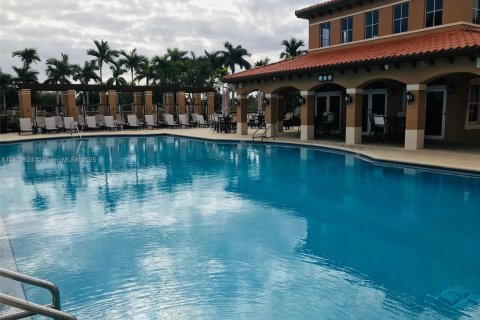 Снять в аренду виллу или дом в Майами, Флорида 4 спальни, 212.84м2, № 1926542 - фото 29