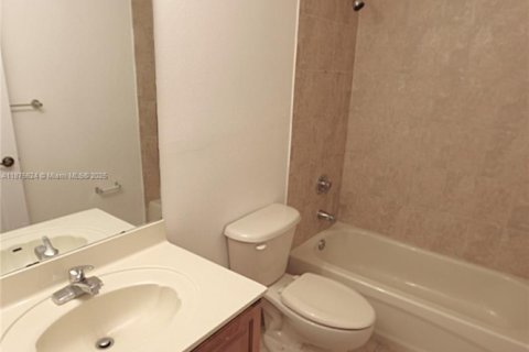 Снять в аренду виллу или дом в Майами, Флорида 4 спальни, 212.84м2, № 1926542 - фото 10