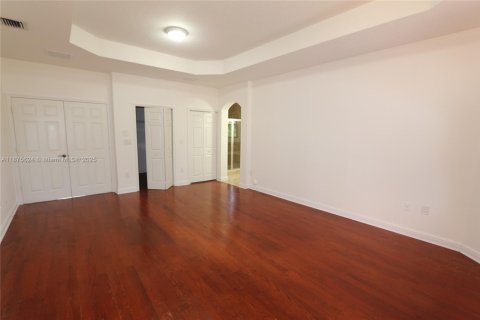 Снять в аренду виллу или дом в Майами, Флорида 4 спальни, 212.84м2, № 1926542 - фото 19