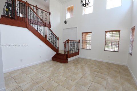 Снять в аренду виллу или дом в Майами, Флорида 4 спальни, 212.84м2, № 1926542 - фото 2