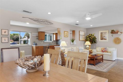 House in Ormond Beach, Florida 3 bedrooms, 143.72 sq.m. № 1822520 - photo 9