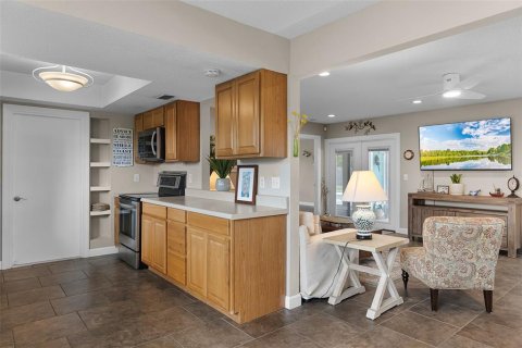 House in Ormond Beach, Florida 3 bedrooms, 143.72 sq.m. № 1822520 - photo 13