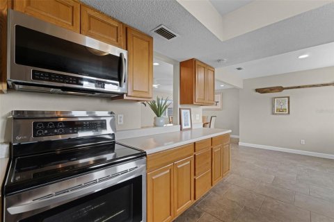House in Ormond Beach, Florida 3 bedrooms, 143.72 sq.m. № 1822520 - photo 17