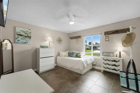 House in Ormond Beach, Florida 3 bedrooms, 143.72 sq.m. № 1822520 - photo 18