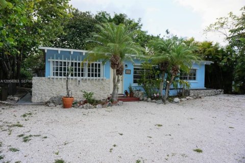 House in Key Largo, Florida 3 bedrooms, 140.93 sq.m. № 2068363