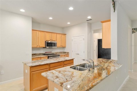 House in Ocala, Florida 3 bedrooms, 197.14 sq.m. № 1741111 - photo 12