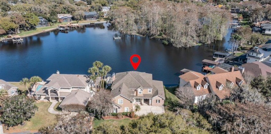 Casa en Kissimmee, Florida 6 dormitorios, 432.37 m2 № 2114200