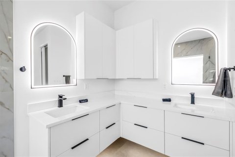 Villa ou maison à louer à Sarasota, Floride: 5 chambres, 314.57 m2 № 2096596 - photo 27